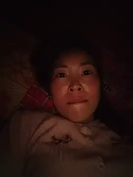 Yiyoongg online show from 06-14-26, 05:41