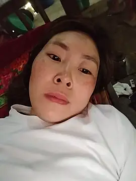 Yiyoongg online show from 06-14-26, 11:17