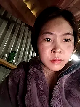 Yiyoongg online show from 02-14-26, 01:17