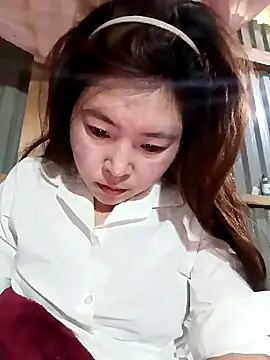 Yiyoongg online show from 03-03-26, 01:23