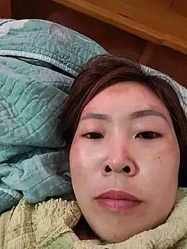 Yiyoongg online show from 05-19-26, 09:05