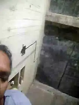 Snapshot of Loomaraj chatting on 04-19-26, 10:45 Loomaraj online show from 04-19-26, 10:45