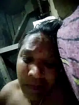 Snapshot of Loomaraj chatting on 05-31-26, 05:51 Loomaraj online show from 05-31-26, 05:51