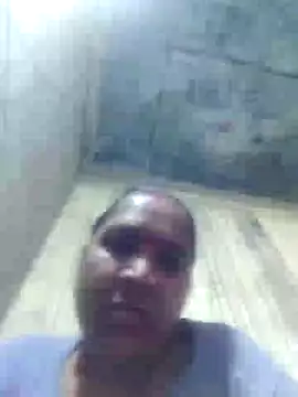 Snapshot of Loomaraj chatting on 02-21-26, 11:23 Loomaraj online show from 02-21-26, 11:23