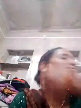 Snapshot of Anitarakkoli chatting on 05-18-26, 06:18 Anitarakkoli online show from 05-18-26, 06:18