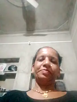 Snapshot of Anitarakkoli chatting on 05-27-26, 10:17 Anitarakkoli online show from 05-27-26, 10:17