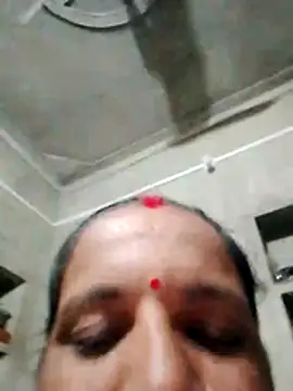 Snapshot of Anitarakkoli chatting on 06-07-26, 04:56 Anitarakkoli online show from 06-07-26, 04:56