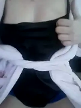 Snapshot of AkuManis chatting on 02-21-26, 01:02 AkuManis online show from 02-21-26, 01:02