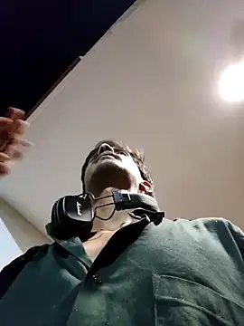 Sam03s online show from 04-03-26, 04:24