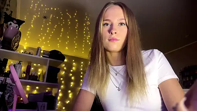 Snapshot of amily_sunray chatting on 02-08-26, 03:21 amily sunray online show from 02-08-26, 03:21