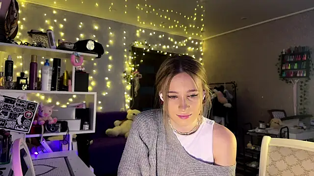 Snapshot of amily_sunray chatting on 02-21-26, 01:57 amily sunray online show from 02-21-26, 01:57