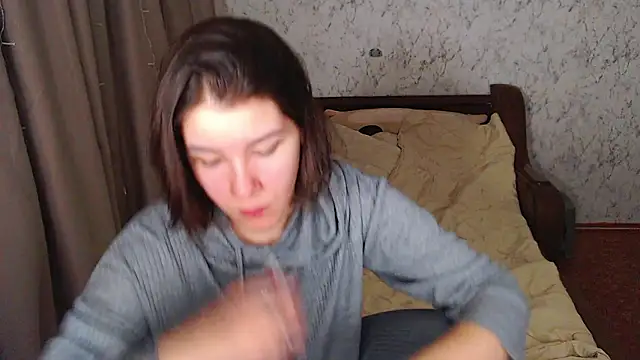 Snapshot of AdelMauds chatting on 02-17-26, 06:16 AdelMauds online show from 02-17-26, 06:16