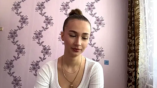 Snapshot of LacieHelaire chatting on 02-27-26, 07:30 LacieHelaire online show from 02-27-26, 07:30