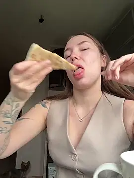 Arielle Vade online show from 05-26-26, 03:48