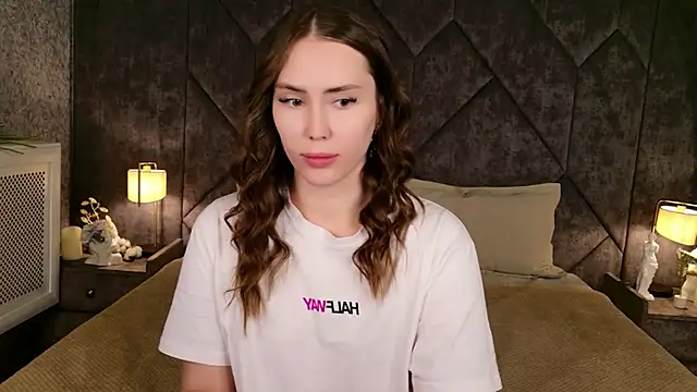 Snapshot of Arielle_Vade chatting on 06-28-26, 05:25 Arielle Vade online show from 06-28-26, 05:25
