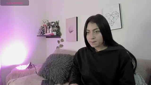 Snapshot of Alexaalove_1 chatting on 02-17-26, 12:35 Alexaalove 1 online show from 02-17-26, 12:35