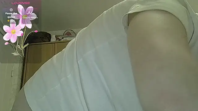 CurvyWild Lady30 online show from 04-10-26, 07:54