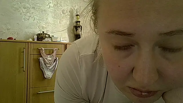 CurvyWild Lady30 online show from 04-25-26, 11:35