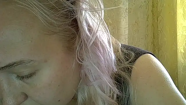 Snapshot of CurvyWild_Lady30 chatting on 06-17-26, 11:31 CurvyWild Lady30 online show from 06-17-26, 11:31