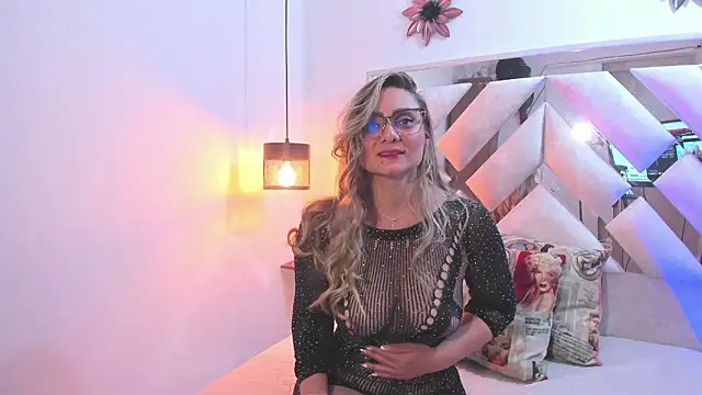 annie vega17  online show from 03-07-26, 06:35