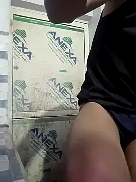 Snapshot of hotyboy_89 chatting on 02-14-26, 04:23 hotyboy 89 online show from 02-14-26, 04:23