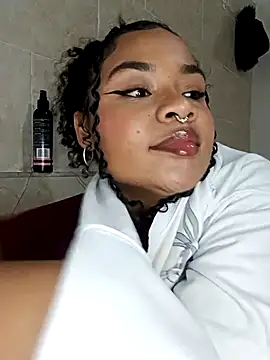 BrianaSweetxxx online show from 04-18-26, 03:42
