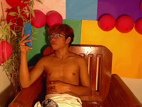 Snapshot of shopiaxox1 chatting on 02-16-26, 11:02 shopiaxox1 online show from 02-16-26, 11:02