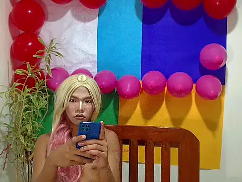 Snapshot of shopiaxox1 chatting on 02-12-26, 01:05 shopiaxox1 online show from 02-12-26, 01:05