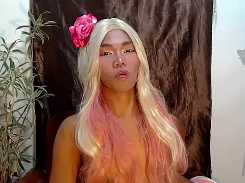 Snapshot of shopiaxox1 chatting on 02-22-26, 04:15 shopiaxox1 online show from 02-22-26, 04:15