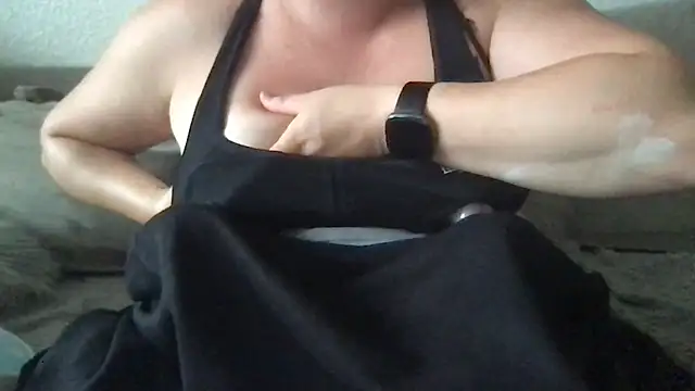Snapshot of FlirtyFrayaXX chatting on 07-01-26, 06:52 FlirtyFrayaXX online show from 07-01-26, 06:52