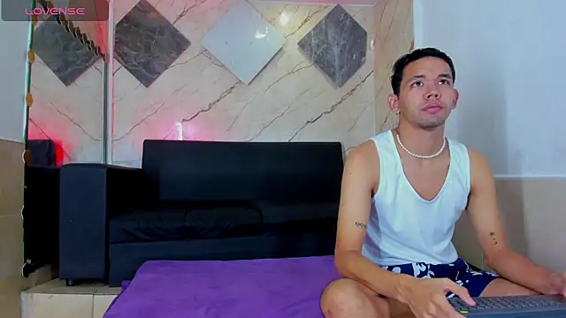 Isaak 26 online show from 04-10-26, 11:50