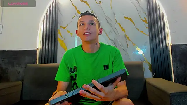 Isaak 26 online show from 03-04-26, 12:02