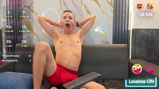 Isaak 26 online show from 03-26-26, 02:59