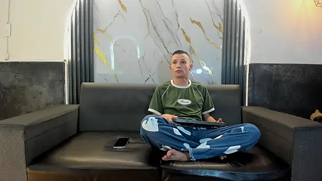 Isaak 26 online show from 03-17-26, 05:27