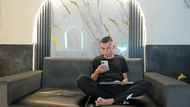 Isaak 26 online show from 03-14-26, 11:38