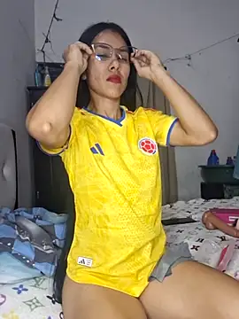 Alannys19 online show from 06-24-26, 04:44