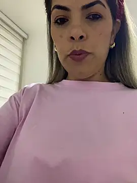 Snapshot of Encantadora_Eva chatting on 02-13-26, 01:38 Encantadora Eva online show from 02-13-26, 01:38