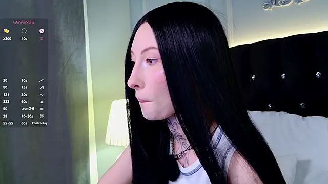 Snapshot of roxy_morrison_x chatting on 06-08-26, 03:51 roxy morrison x online show from 06-08-26, 03:51