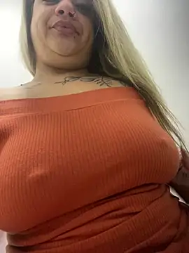 Snapshot of kahreal chatting on 05-04-26, 11:35 kahreal online show from 05-04-26, 11:35