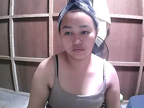 Snapshot of Cloudette_17 chatting on 02-21-26, 05:42 Cloudette 17 online show from 02-21-26, 05:42