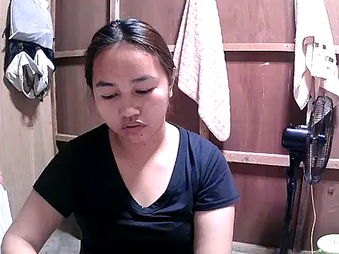 Snapshot of Cloudette_17 chatting on 02-28-26, 10:15 Cloudette 17 online show from 02-28-26, 10:15