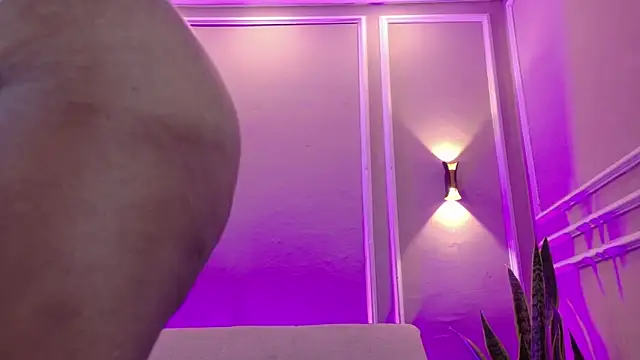 SuzyFox  online show from 04-08-26, 07:37