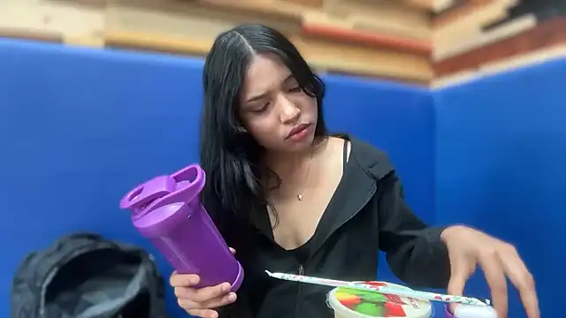 jadelaurent online show from 04-22-26, 09:10