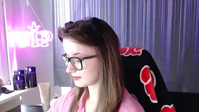 LunaXcherry online show from 06-21-26, 11:16