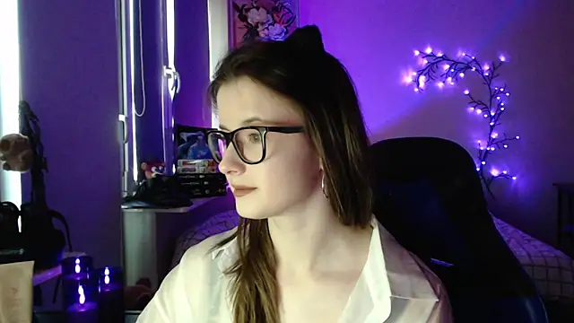 LunaXcherry online show from 05-14-26, 06:05
