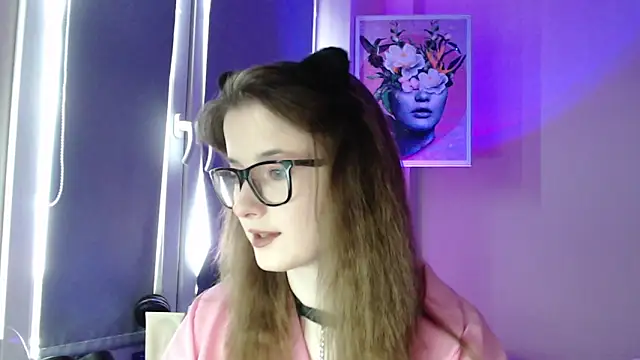 LunaXcherry online show from 05-20-26, 04:59