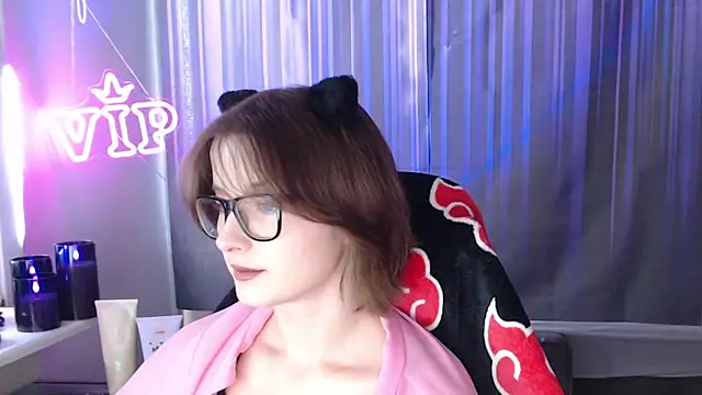 LunaXcherry online show from 07-23-26, 04:58