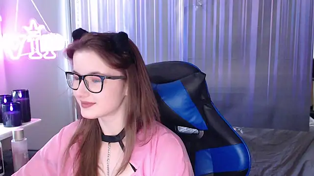 LunaXcherry online show from 06-29-26, 05:12