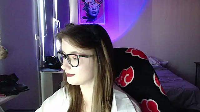 LunaXcherry online show from 05-26-26, 05:44