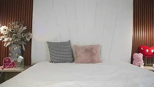 Snapshot of ZoeFantasyx chatting on 02-15-26, 07:24 ZoeFantasyx online show from 02-15-26, 07:24